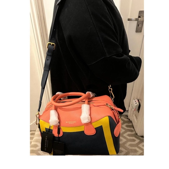 BURBERRY LEATHER HANDBAG - Picture 10 of 11